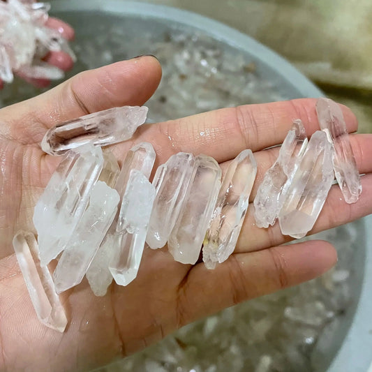 1000g/bag Bulk Natural Clear Quartz – Raw Crystal Point Wands for Healing & Home Decor